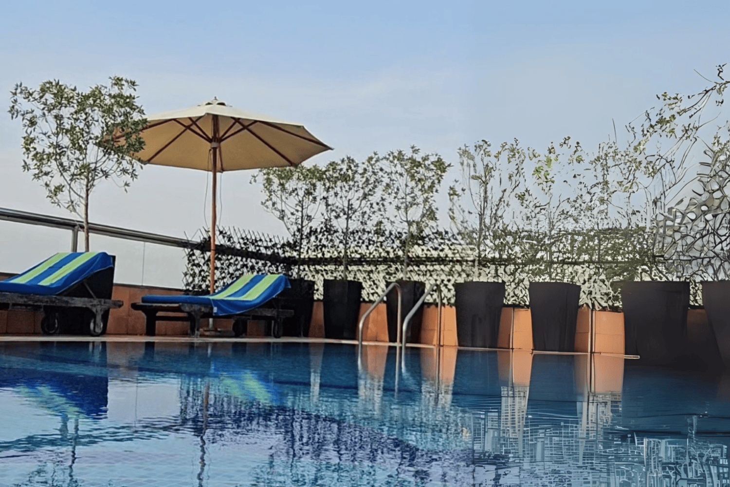Rooftop-Swimming-Pool-4